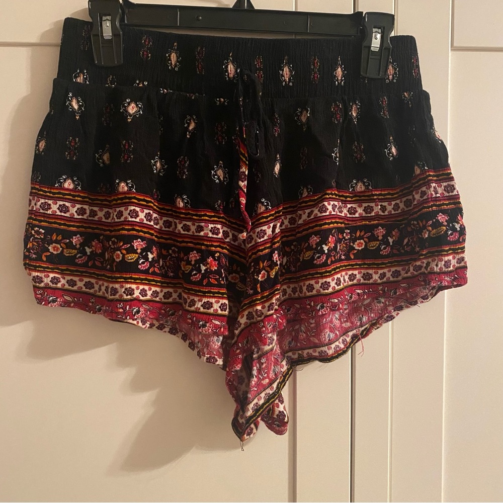 Justify Juniors Boho shorts, size large